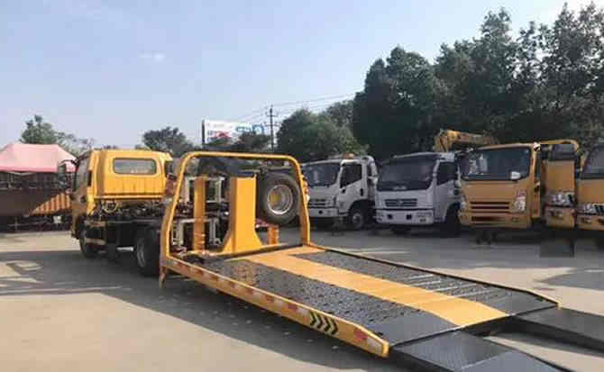 隆林汽车中途维修案例