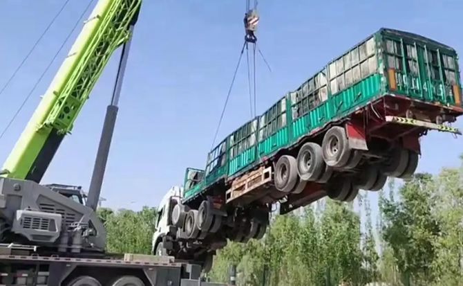 隆林道路脱困救援案例